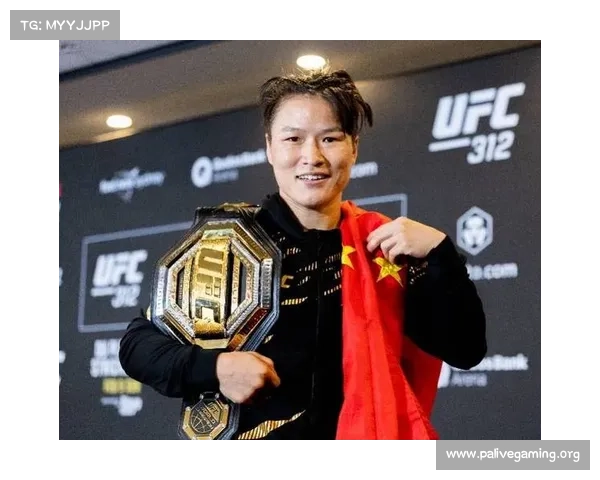 张伟丽赛前热身训练视频曝光引发热议展现强大备战状态 张伟丽赛前热身训练视频曝光引发热议展现强大备战状态